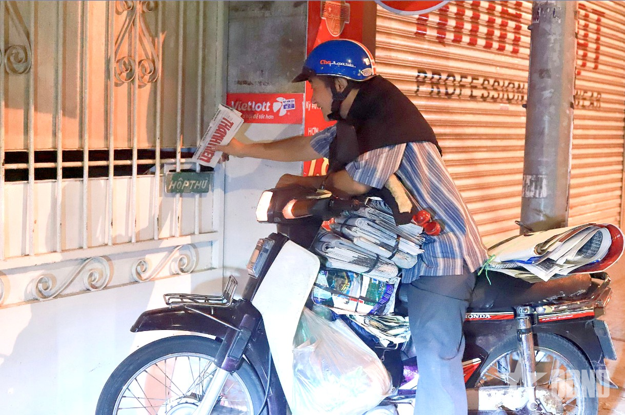 Giữ ký ức đô thị từ những tờ báo 